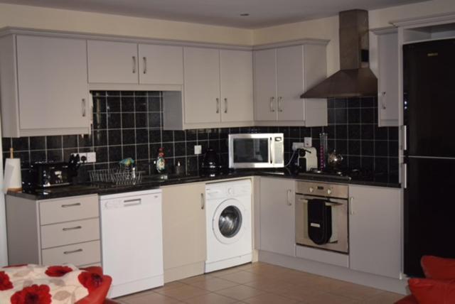 46 West Strand Avenue Portrush Eksteriør billede